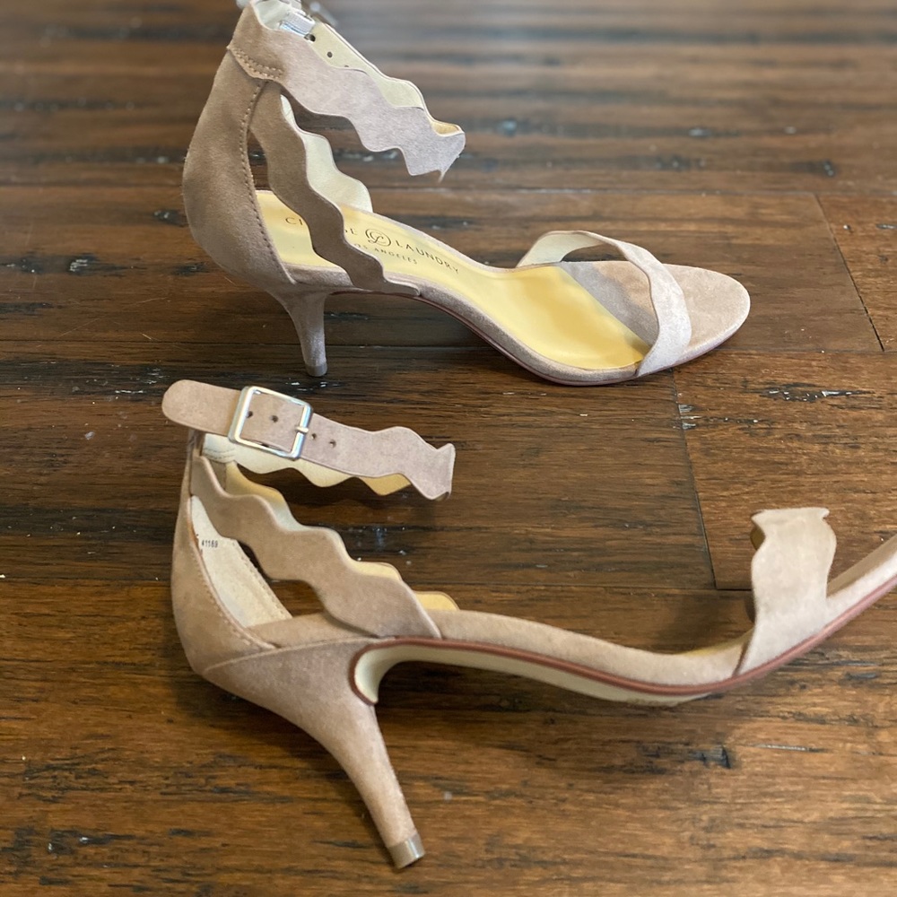Heels - Picture 5 of 5